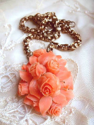 14K Carved Coral Roses Victorian Pendant/Brooch